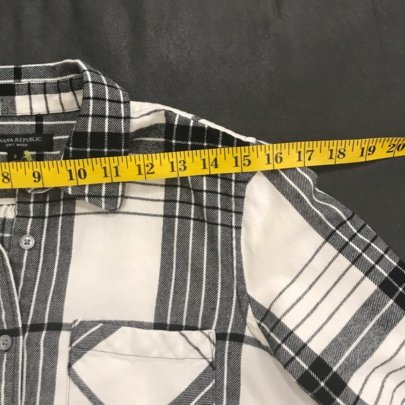 Banana Republic soft flannel button down size S - Picture 4 of 6